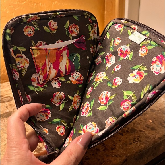 Vera Bradley Mini iPad Case & Charger and Cable Organizer - Picture 4 of 14